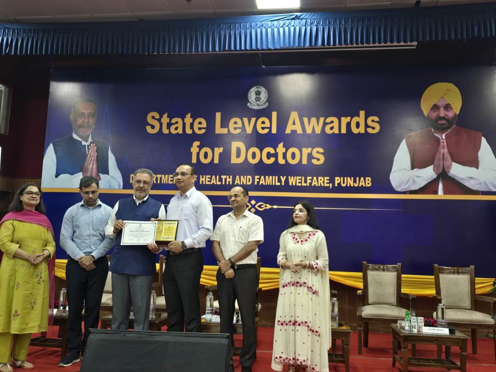 DMC Dr Harpreet Singh and SMO Dr Satwinderpal Singh Honoured with Prestigious State Award by Punjab Government for Outstanding Contribution in Health Services